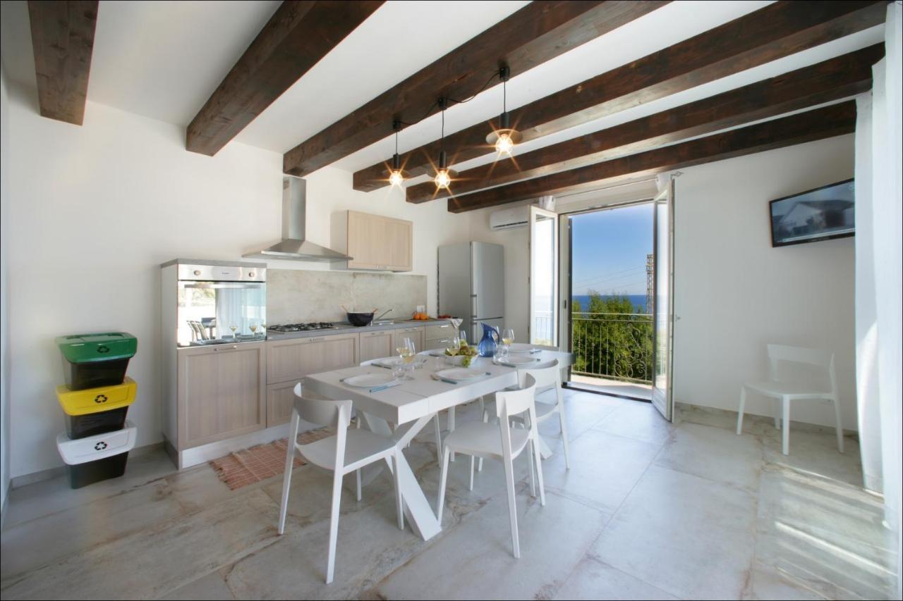 Villa Antonia - Vasca Idromassaggio Terrazza Vista Mare サン・ヴィート・ロ・カーポ エクステリア 写真