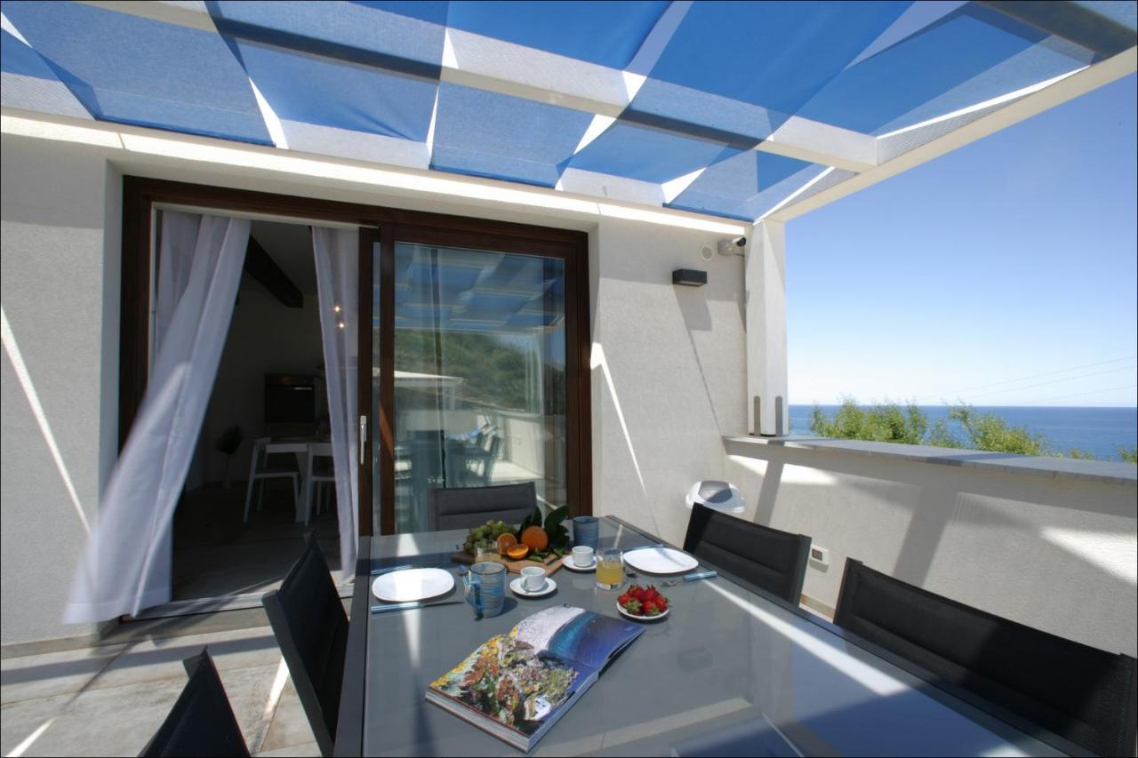 Villa Antonia - Vasca Idromassaggio Terrazza Vista Mare サン・ヴィート・ロ・カーポ エクステリア 写真
