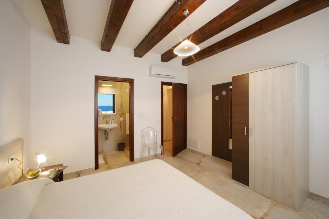 Villa Antonia - Vasca Idromassaggio Terrazza Vista Mare サン・ヴィート・ロ・カーポ エクステリア 写真
