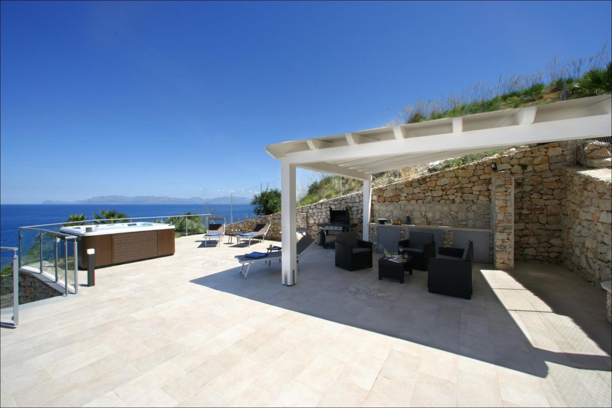 Villa Antonia - Vasca Idromassaggio Terrazza Vista Mare サン・ヴィート・ロ・カーポ エクステリア 写真
