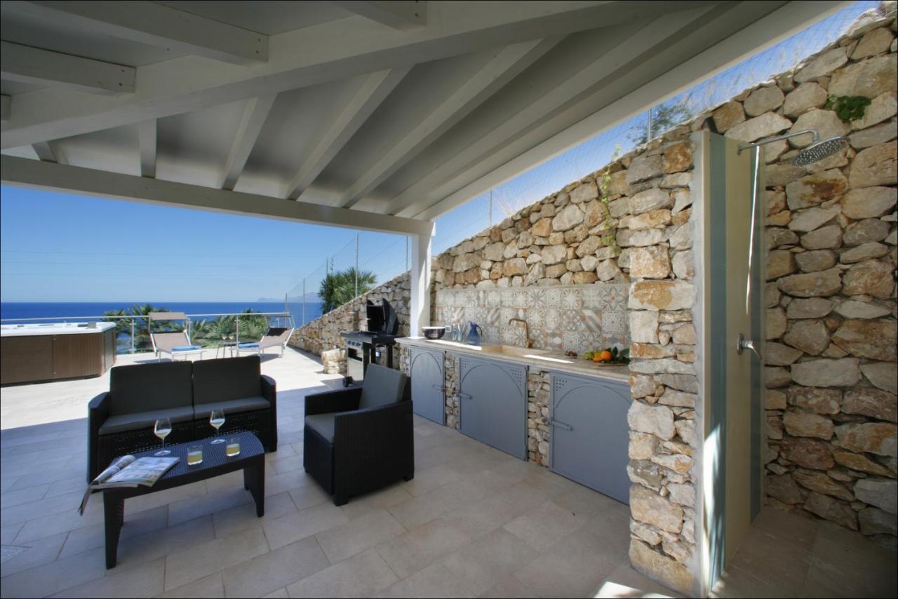 Villa Antonia - Vasca Idromassaggio Terrazza Vista Mare サン・ヴィート・ロ・カーポ エクステリア 写真