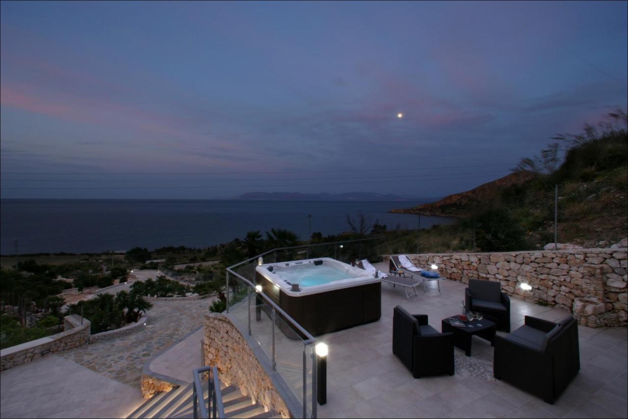 Villa Antonia - Vasca Idromassaggio Terrazza Vista Mare サン・ヴィート・ロ・カーポ エクステリア 写真