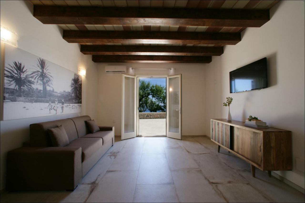 Villa Antonia - Vasca Idromassaggio Terrazza Vista Mare サン・ヴィート・ロ・カーポ エクステリア 写真
