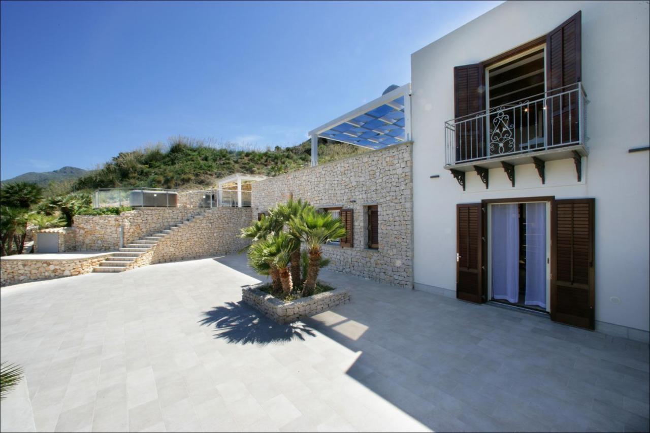 Villa Antonia - Vasca Idromassaggio Terrazza Vista Mare サン・ヴィート・ロ・カーポ エクステリア 写真