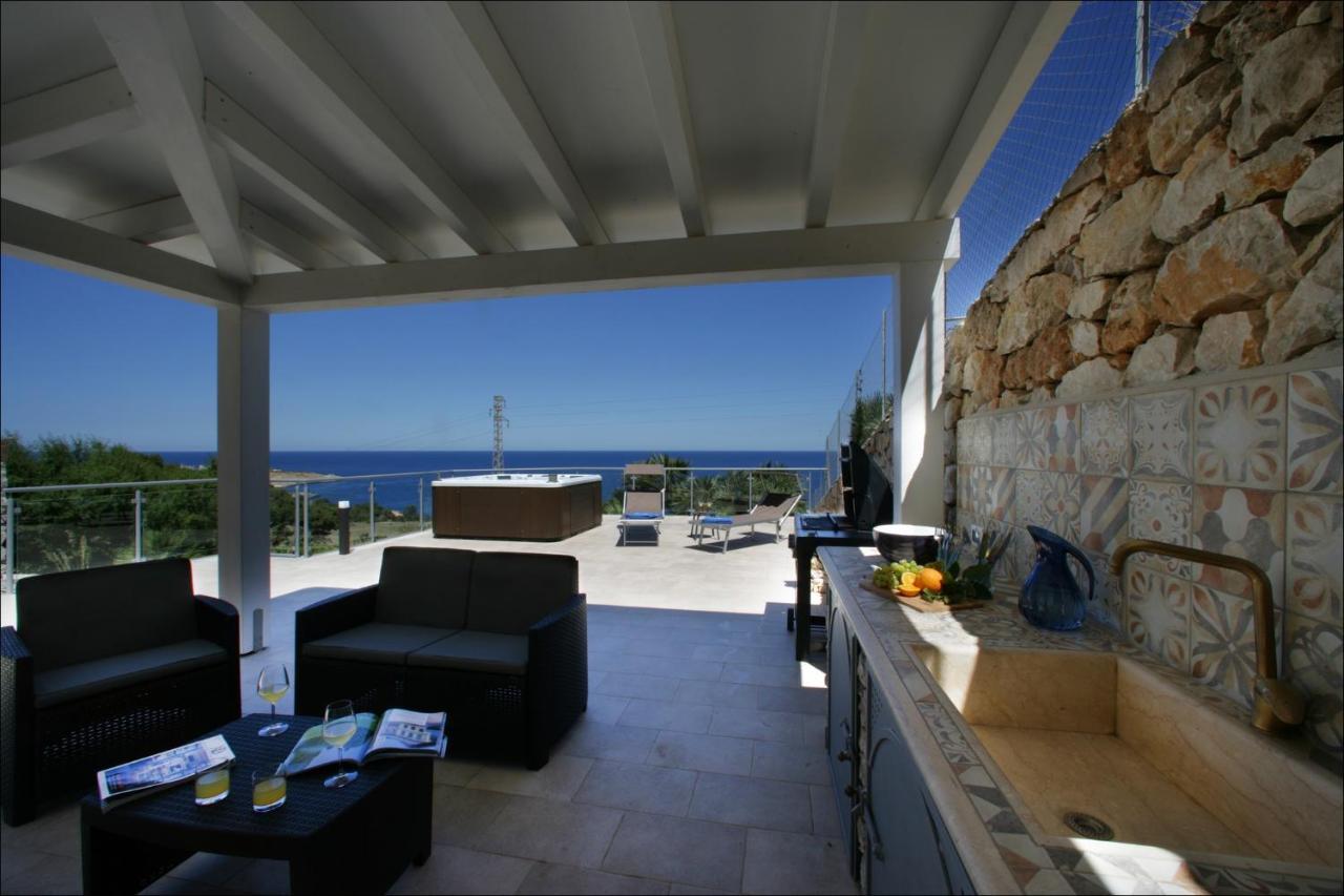 Villa Antonia - Vasca Idromassaggio Terrazza Vista Mare サン・ヴィート・ロ・カーポ エクステリア 写真